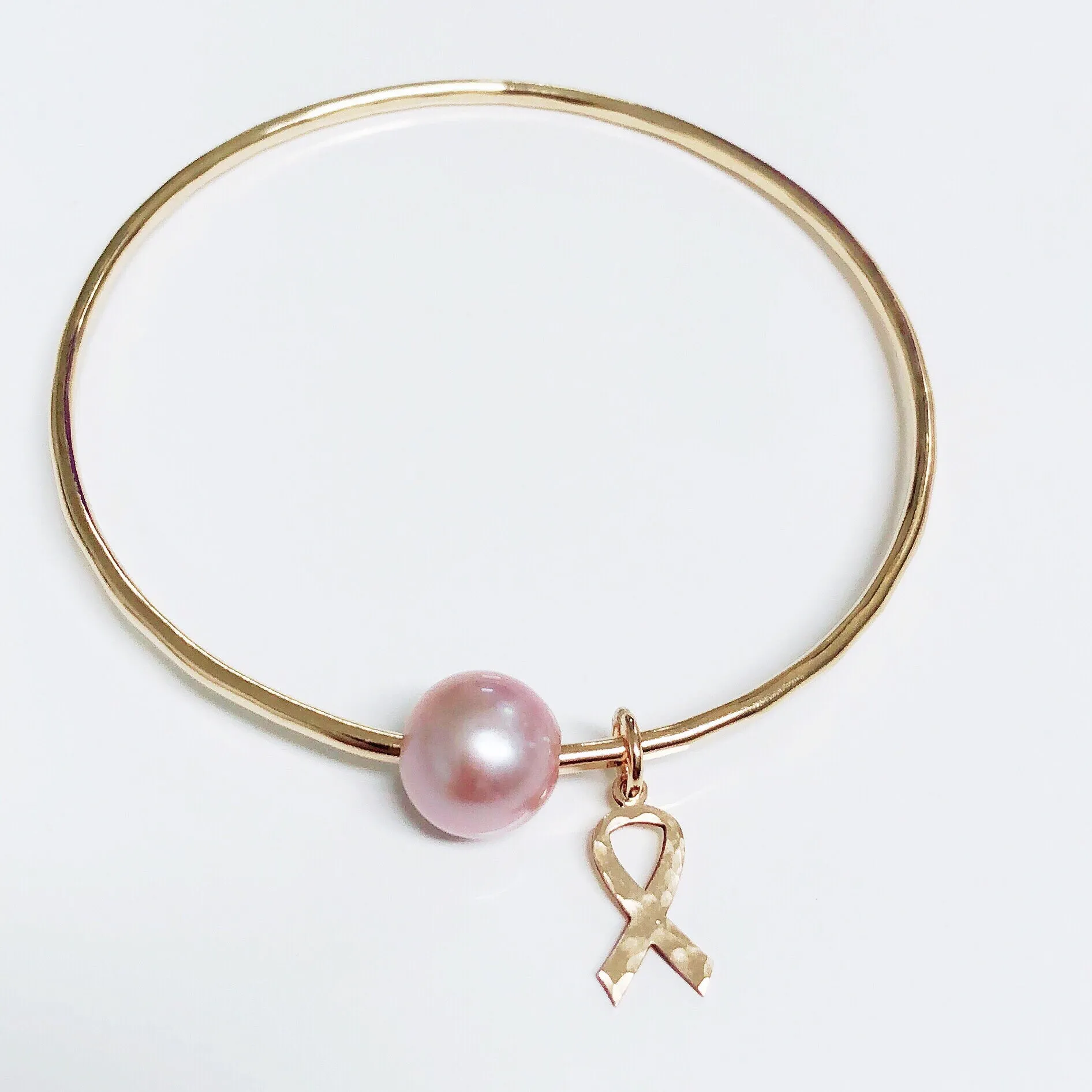 Cancer awareness bangle - pink Edison pearl  (B346)