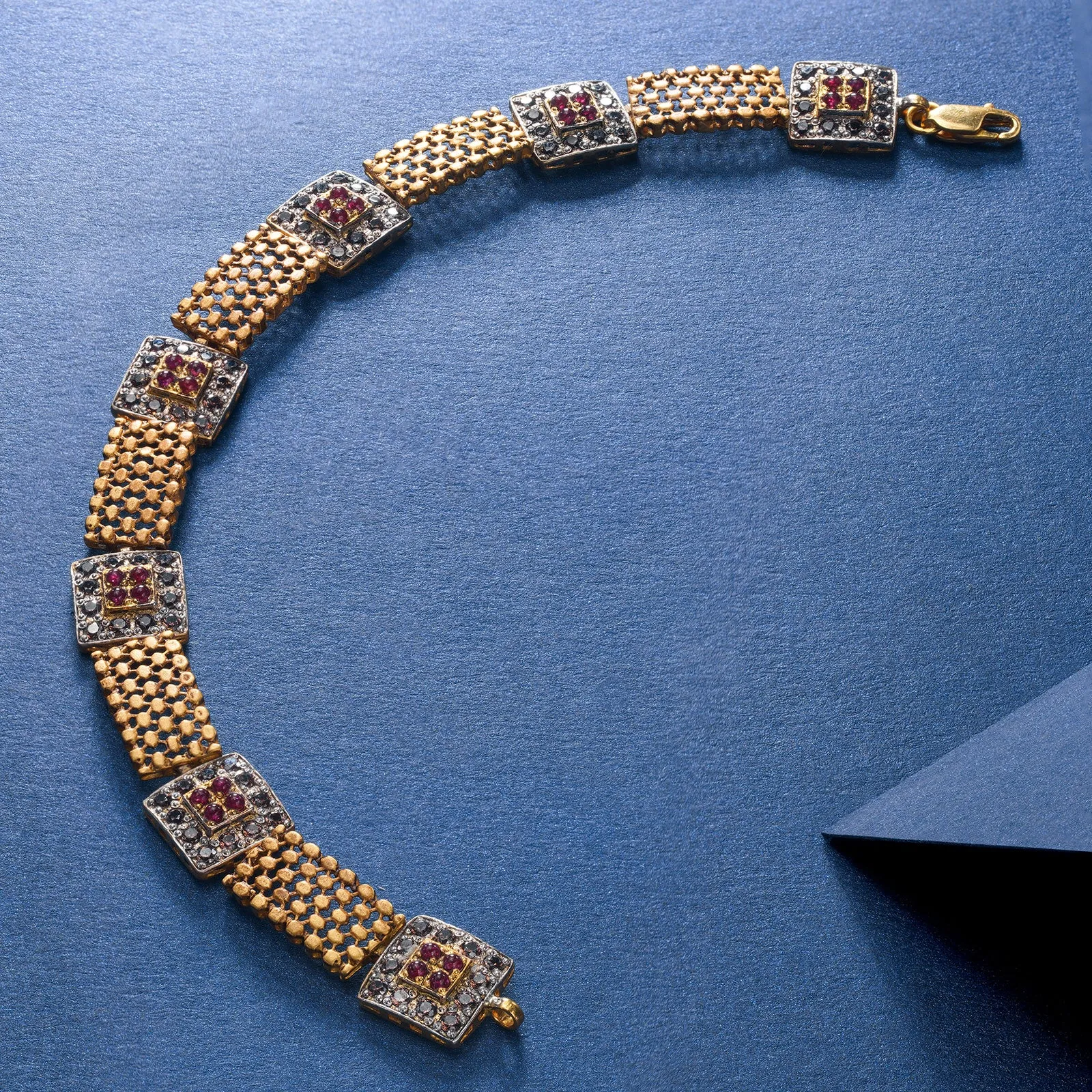 Gold Bracelet - E211931