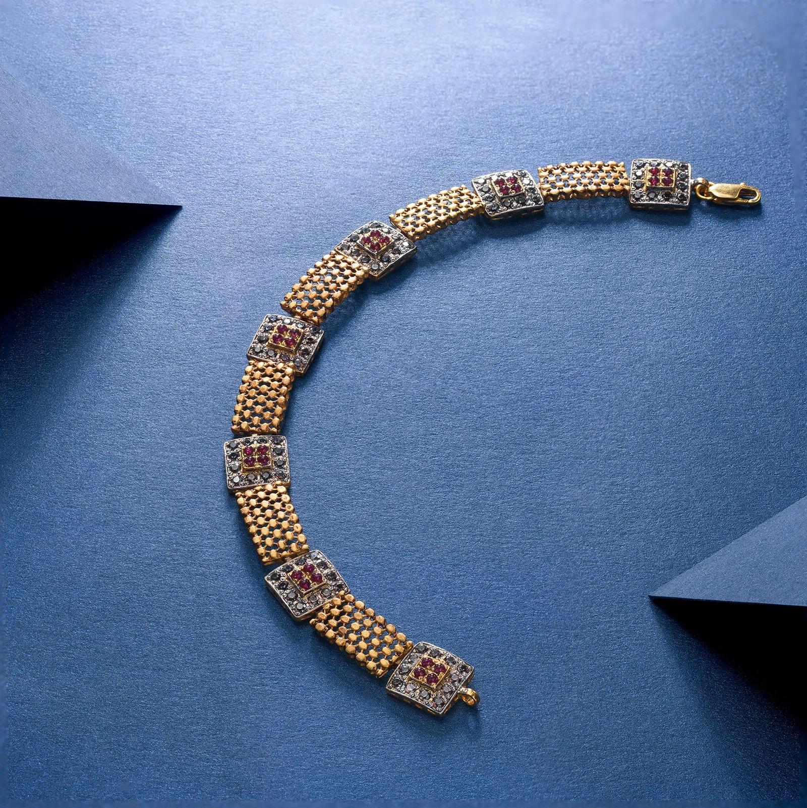 Gold Bracelet - E211931