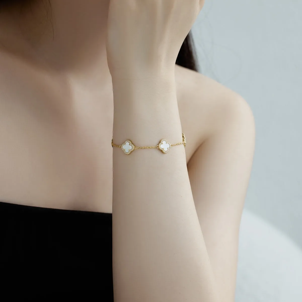 Iced Flora White Clover Bracelet - Gold